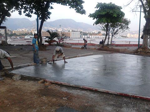 PlazaHombresIlustres-8